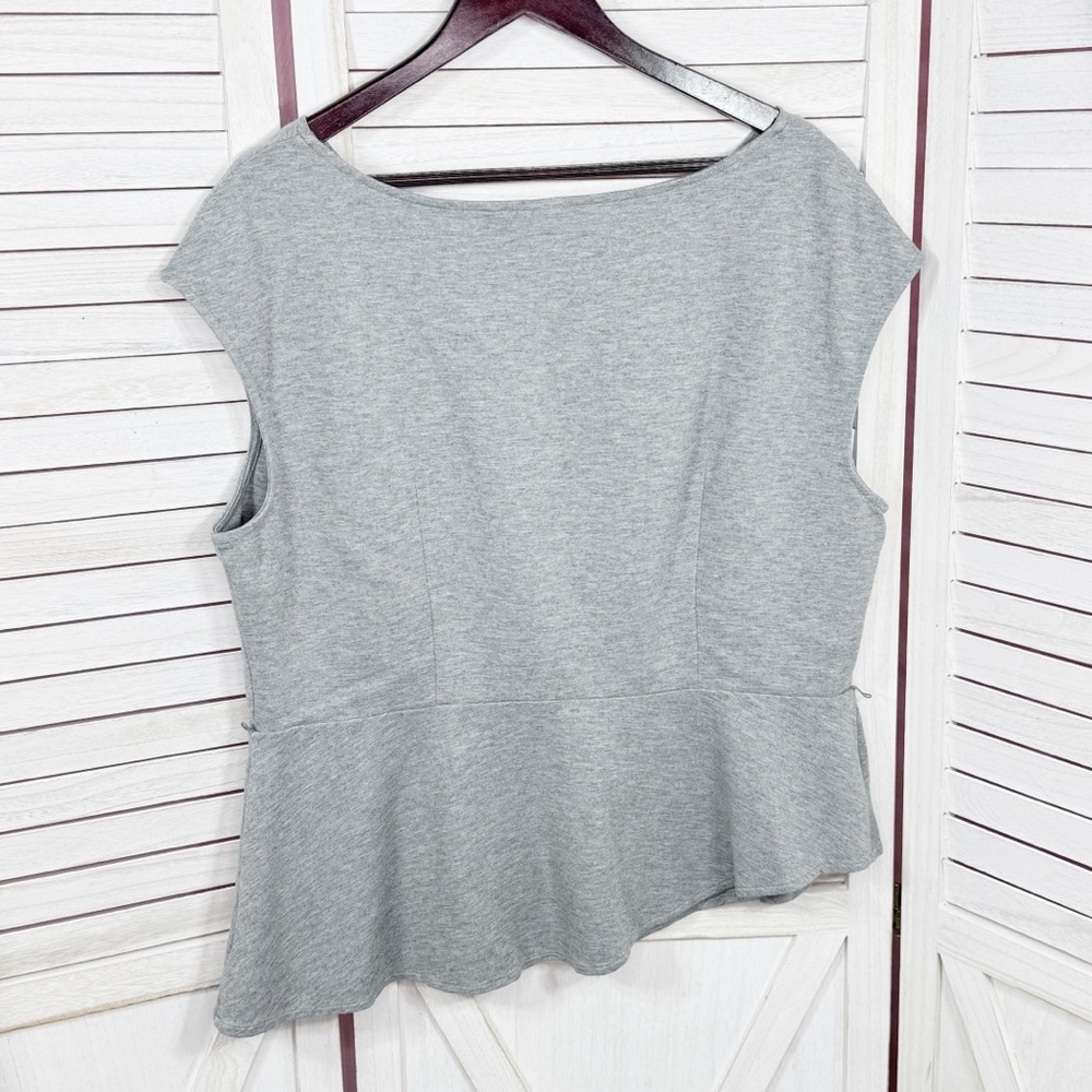 6th & LN Lane Bryant Asymmetrical Peplum Sleeveless Knit Top Grey 18 - Picture 8 of 12